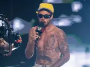 Justin Bieber Goes Topless at Fanatics Fest Ahead of World Cup Final Gig