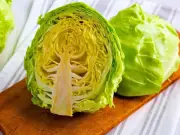 Keep Lettuce Fresh for 10 Days Longer with This Simple Kitchen Item