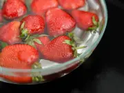 Keep Strawberries Fresher for Longer with 60-Second Vinegar Wash Trick