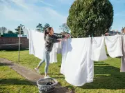 Keep White Bedding Bright with Sun Drying: Natural Whitening Tip