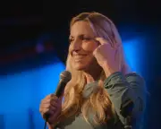 Laurie Kilmartin brings dark comedy to Soho Theatre
