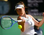 Linda Noskova beats Madison Keys to reach Wimbledon quarter-finals