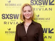 Lisa Kudrow claims dead mother texted her from the afterlife