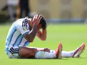 Lisandro Martinez in Tears After Injury Forces Him Out of World Cup Final
