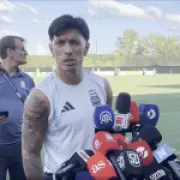 Lisandro Martinez snaps at reporter over World Cup refereeing controversy