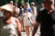 London Braces for Scorching 34C Heatwave Today as Trains Face Delays