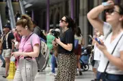 London Heatwave to Last Days Longer Than Predicted, Thunderstorms Threaten Next Week