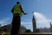 London Heatwave to Last Eight Days, Forecaster Warns