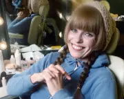 Louise Lasser, Star of 'Mary Hartman, Mary Hartman', Dies at 87