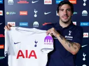 Man United Face Newcastle Battle for World Cup Star Johan Manzambi