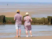 Met Office: UK Heatwave to Continue Until Next Week, Temperatures Over 30°C