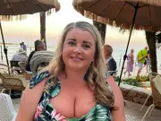Mother Drops from Size 22 to 12 After Weight-Loss Jabs Funded by TikTok