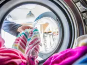Neuroscientist Warns 16 Million Hay Fever Sufferers Not to Hang Bed Sheets Outside