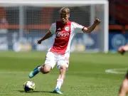 Newcastle United Close to Signing Ajax Midfield Star Sean Steur for £20m
