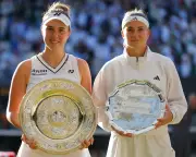 Noskova Overcomes Muchova in Three Sets to Win Wimbledon Title
