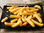 Oven Chips Get Tastier with One Simple Ingredient After Cooking