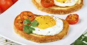 Perfect Fried Egg in 1 Minute Without a Frying Pan: Microwave Method