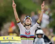 Pogacar Dominates Stage Six, Extends GC Lead Over Vingegaard