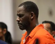 R Kelly Formally Asks Trump to Commute 31-Year Prison Sentence