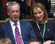 Reform MP Calls Farage Gifts Probe a 'Kangaroo Court'