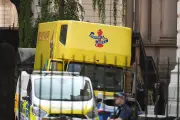 Removal Van Spotted in Downing Street as Starmer Prepares to Leave No10