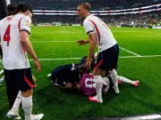 Reporter Captures Jordan Henderson's Nasty Injury at World Cup