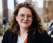 Service by Lauren Mooney Review: A Haunting Tale of Class and Precarity