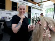 Silent Haircuts Make Stylist a Hit After Being Told She Wasn't Talking Enough