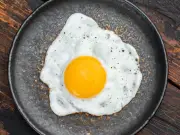 Simple Step Makes Fried Eggs Thicker and More Flavorful