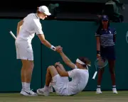 Sinner Defeats Zverev in Four Sets to Retain Wimbledon Title