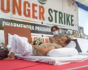 Sonam Wangchuk Weakens on 19th Day of Hunger Strike in Delhi Protest