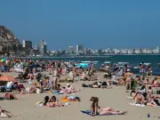 Spain to Ban Smoking on Beaches and Terraces Under New Tobacco Law