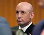 Stephen Miller's Birthright Citizenship Outrage Based on Flawed Arguments