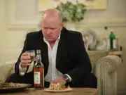 Steve McFadden's Tear Stick Trick for Drunk Phil Mitchell