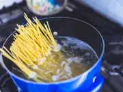 Stop Boiling Pasta in a Pot: Frying Pan Method Is Quicker and Easier
