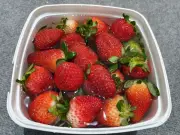 Strawberries Stay Fresher 'Much Longer' With Simple Vinegar Storage Hack