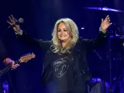Suzi Quatro Pays Emotional Tribute to Bonnie Tyler After Singer's Death at 75