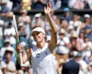 Swiatek Overcomes Tears and Fears to Rout Pliskova at Wimbledon