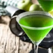 The Appletini: 90s Cringe Cocktail Returns with a Modern Twist