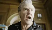 Tom Cruise Unrecognisable in Oscar-Worthy First Look Digger Trailer
