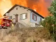 Tourists Flee Hotel as Spain Wildfires Spark Evacuation in Holiday Hotspot