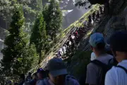 Trump Cuts Threaten US National Parks Amid Overcrowding Crisis