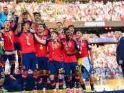 Trump Photobombs World Cup Trophy Lift After Boos from Crowd