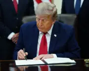 Trump Threatens Tolls on Hormuz Shipping Amid Strikes on Iran