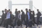 UK Economy Expected to Stay Stagnant in May Amid Iran War Impact