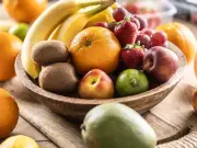 UK households told to place 1p coins in fruit bowls during heatwave to deter fruit flies