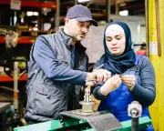 UK Skills Minister Targets 50,000 More Young Apprentices Annually by 2029