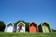 UK Warm Weather Continues, 14.1 Million Drivers to Hit Roads This Weekend