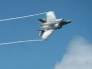 US F-33 Fighter Jet Makes Emergency Landing in UAE After Iran Attack