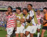 USA Beat Bosnia and Herzegovina 2-0 to Reach World Cup Last 16 Despite Red Card